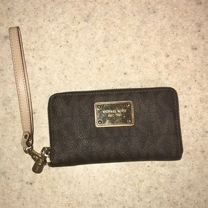 Michael Kors wristlet